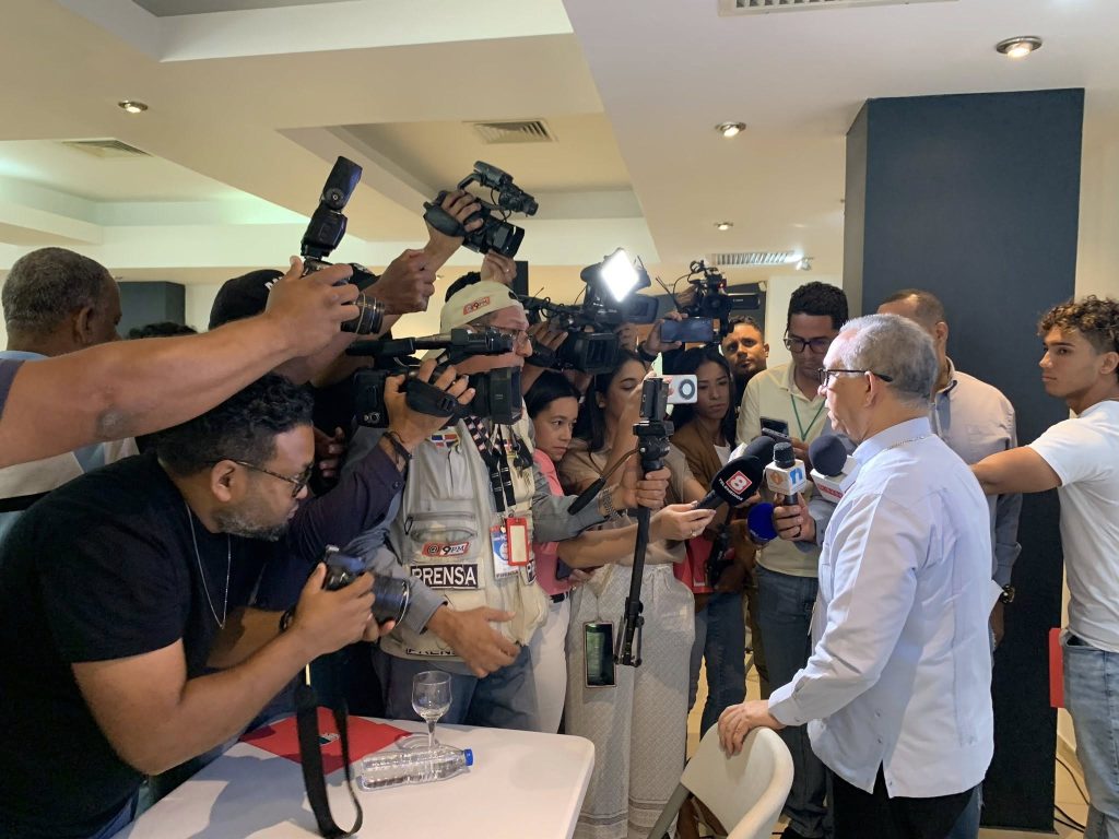 Arzobispo Héctor Rodríguez cuestiona reportaje de Vatican News sobre deportaciones de haitianos monsenor Hector Rafael Rodriguez eljacaguero