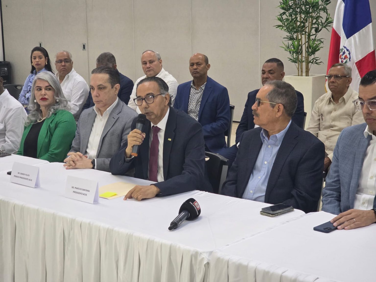 ACIS y mas de 40 gremios empresariales rechazan modificacion al Codigo de Trabajo