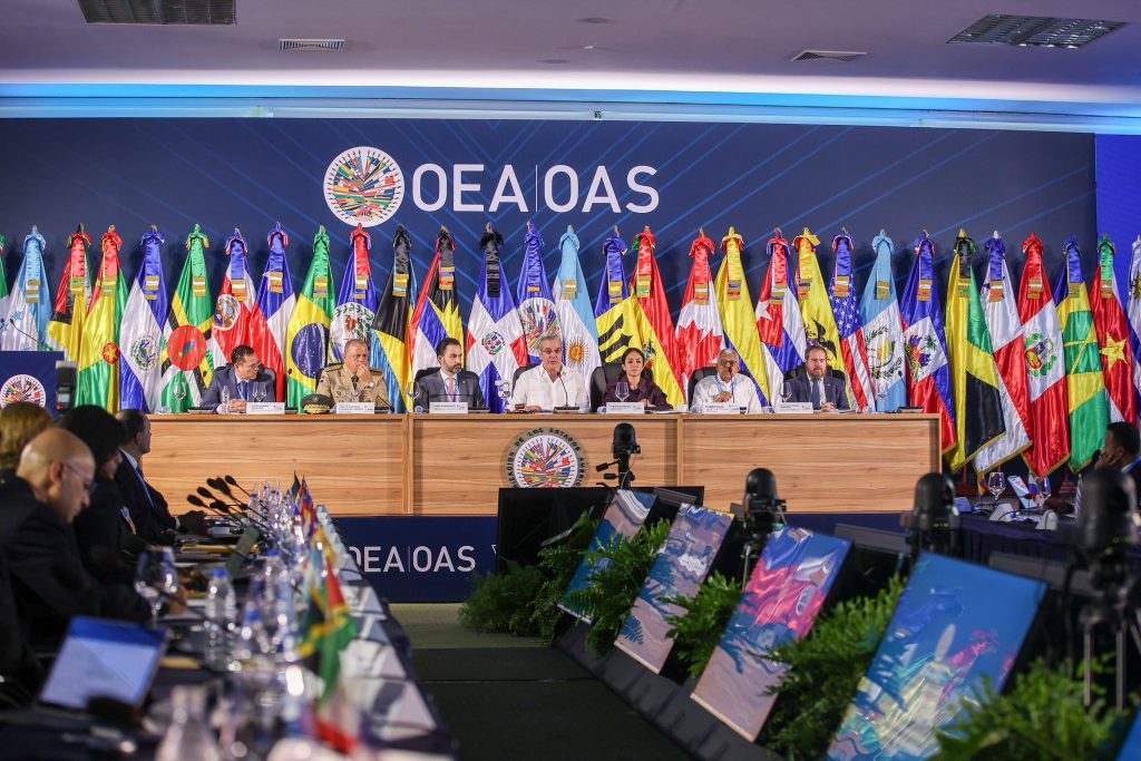 Abinader insiste en no bajar la guardia ante el crimen y anuncia Reforma Policial para agosto Abinader insiste en no bajar la guardia ante el crimen y anuncia Reforma Policial