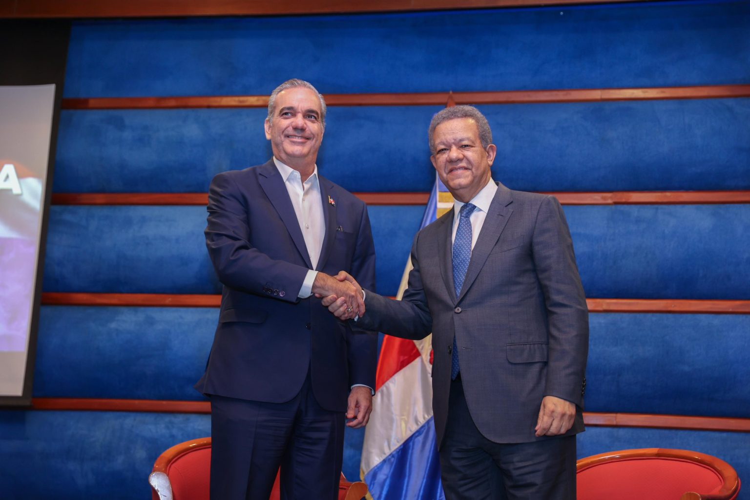 Abinader y Fernandez refuerzan dialogo frente a crisis