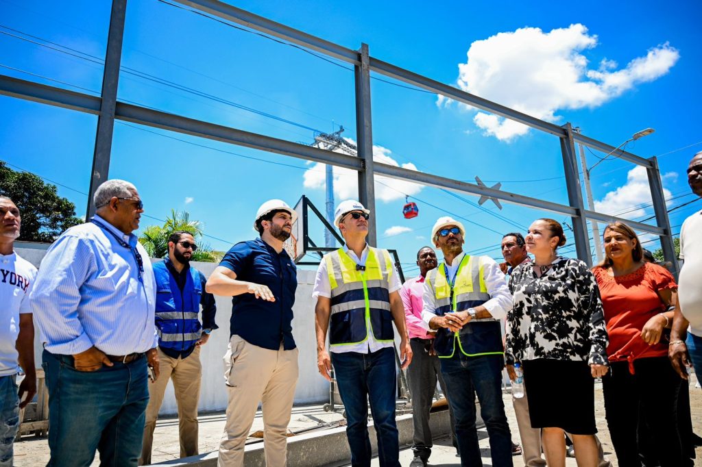 Alcalde Ulises Rodriguez supervisa obra que promete transformar la vida deportiva