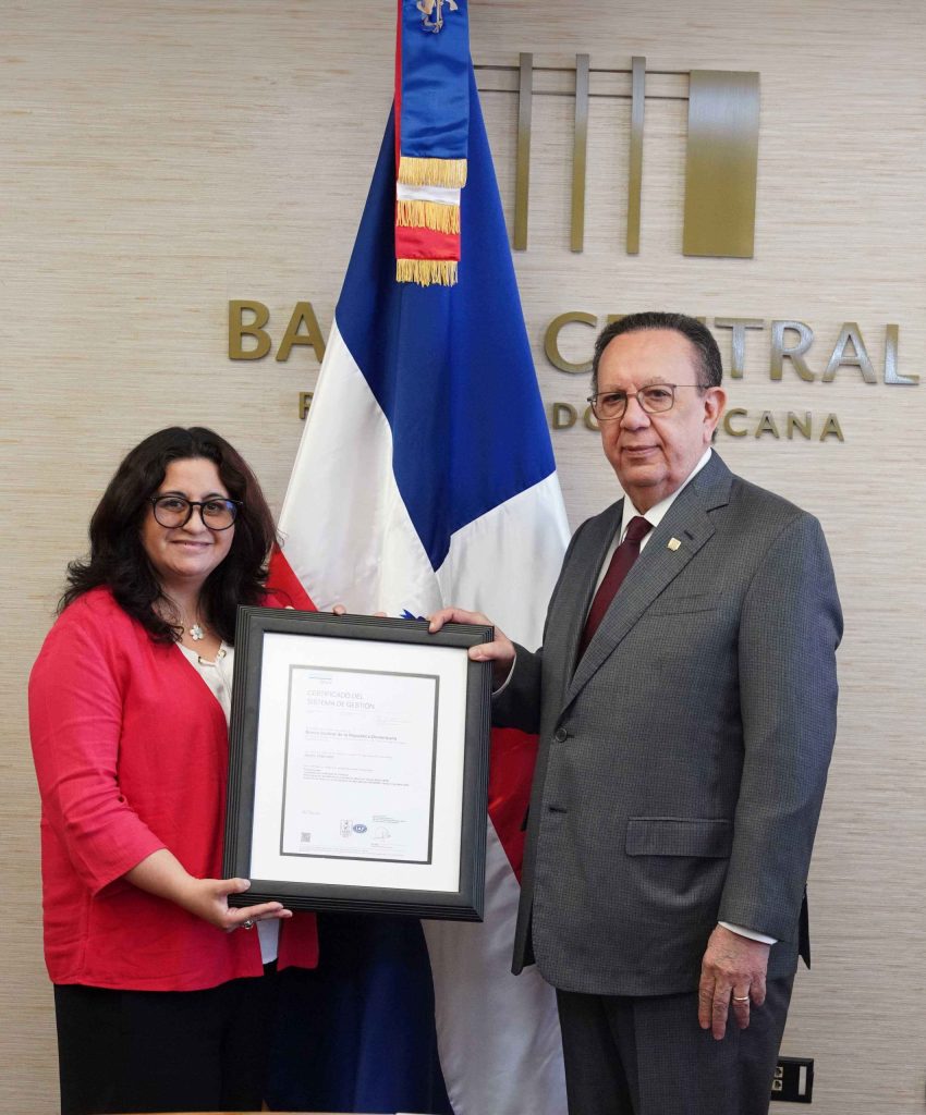BCRD recibe recertificacion en Gestion de Seguridad de la Informacion1