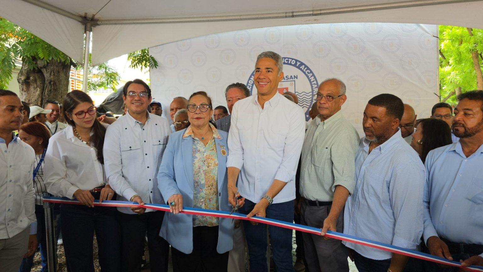 CORAASAN entrega soluciones sanitarias a tres sectores del norte