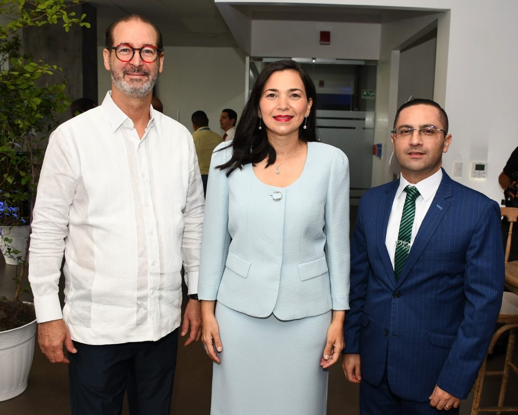 Carlos Federico Reyes Liliana Rodriguez y Juan Esteban Forero