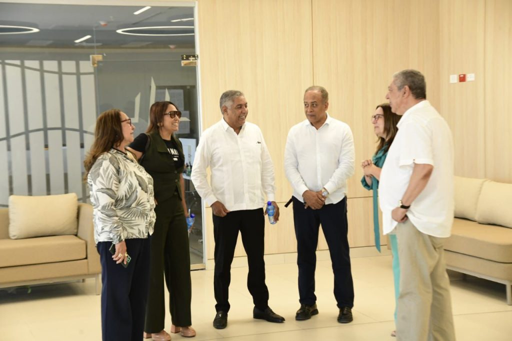 Hospital HEMA consolida a Santiago como destino clave del turismo medico1