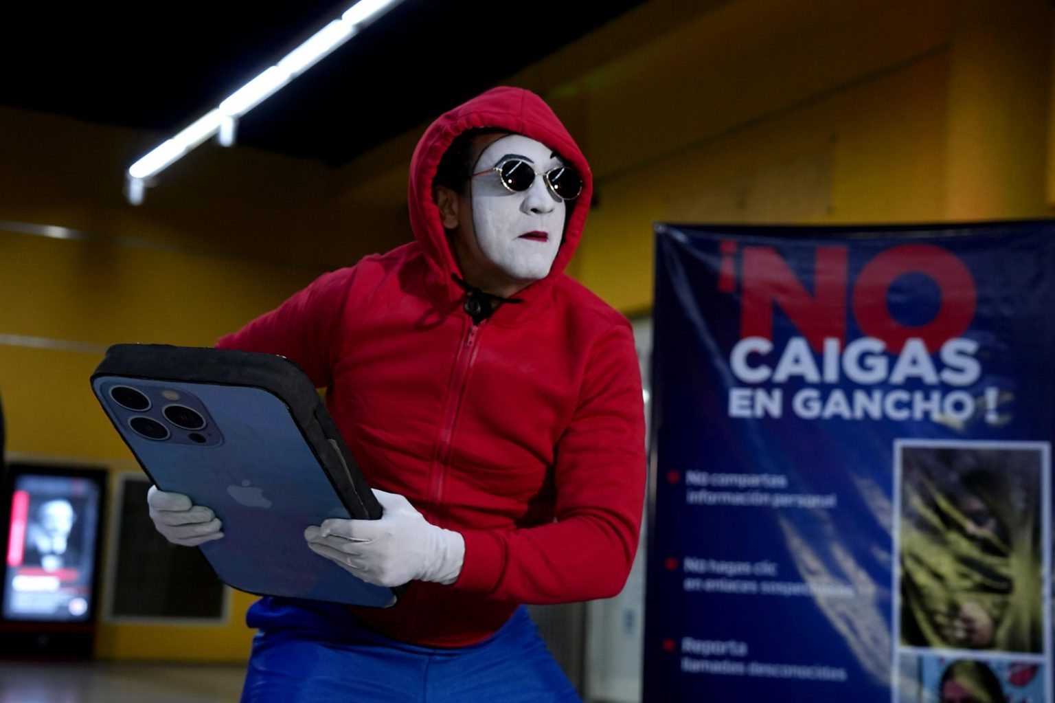 INDOTEL lanza campana No caigas en gancho