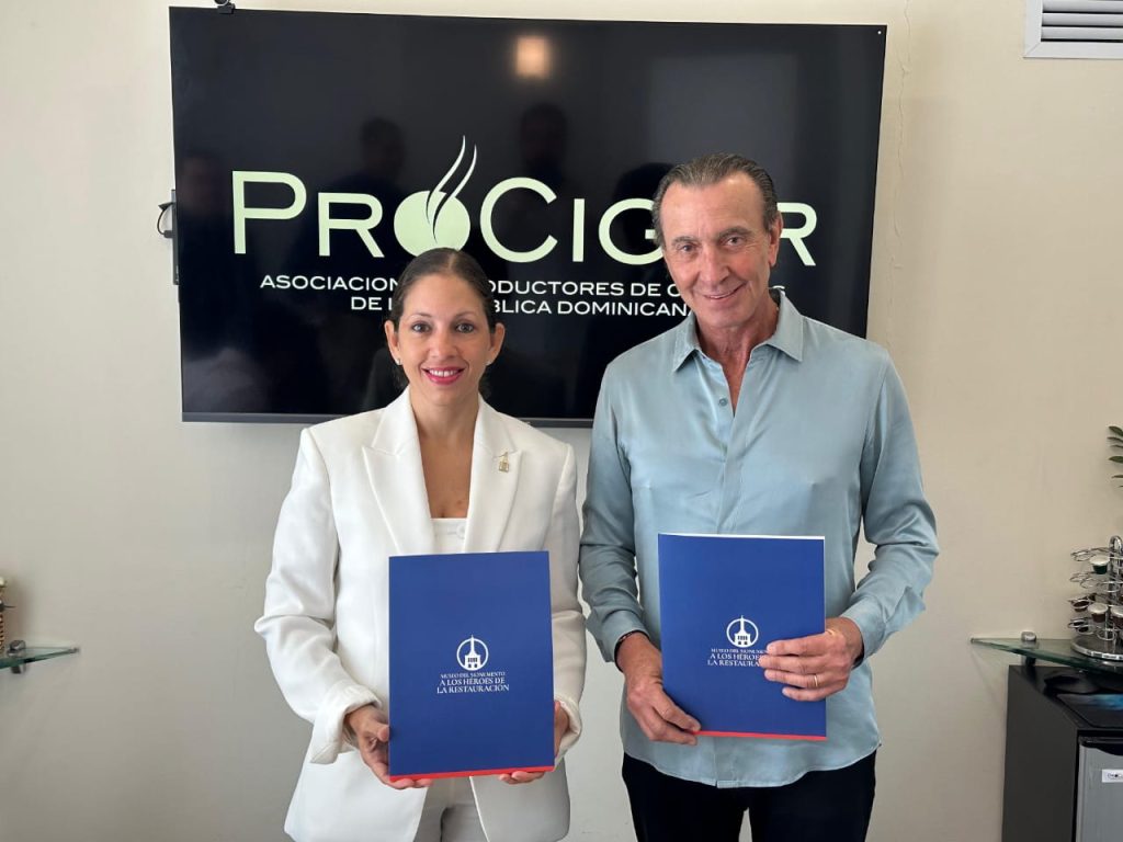 PROCIGAR innova en la cultura dona sala inmersiva al Museo Monumento