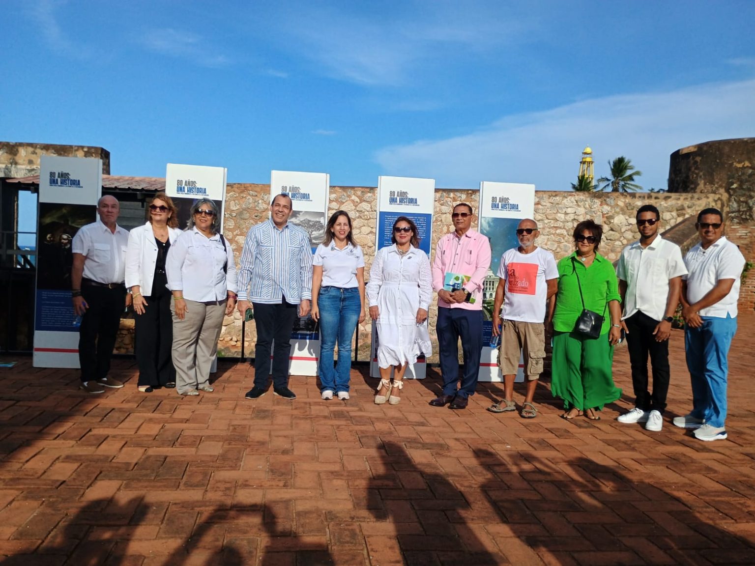 Puerto Plata con exposicion sobre el Monumento a los Heroes1