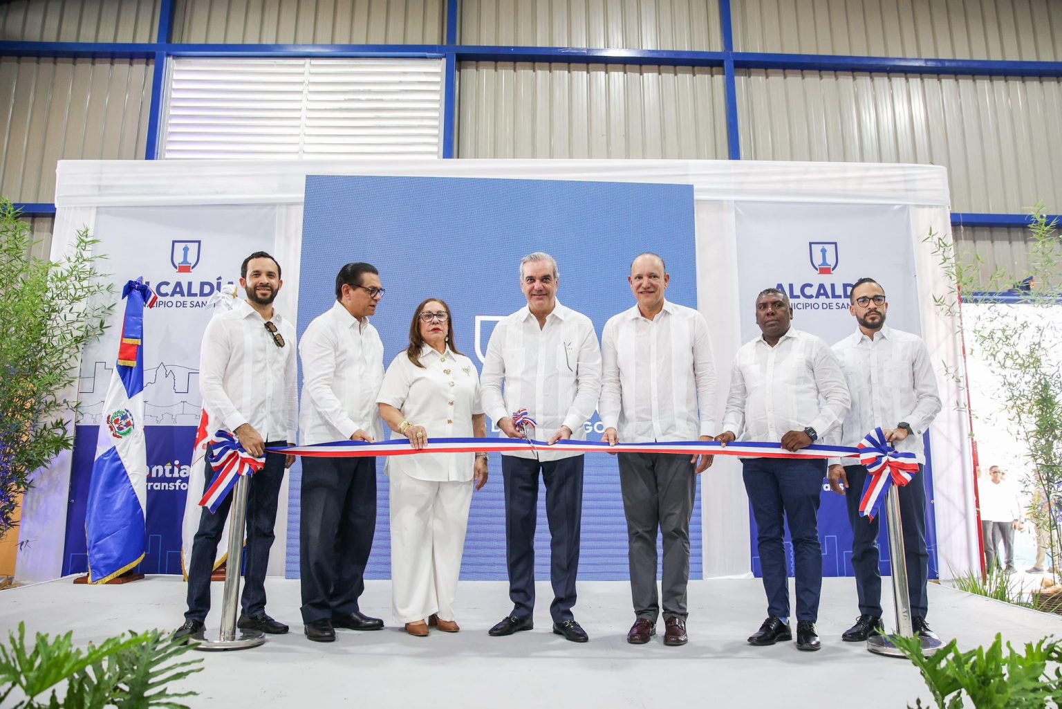 Santiago se transforma Alcaldia inaugura techado y multiuso c