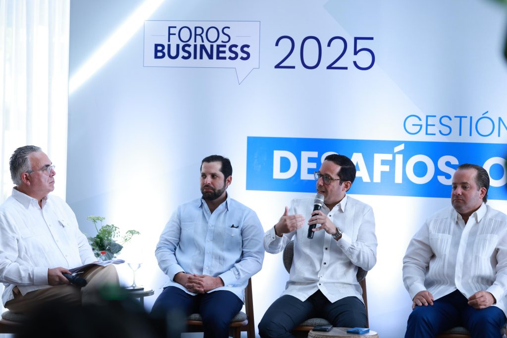 Ministro Freund afirma nuevo sistema de gestión permitirá control efectivo de la nómina pública WhatsApp Image 2025 07 23 at 11.04.00 AM