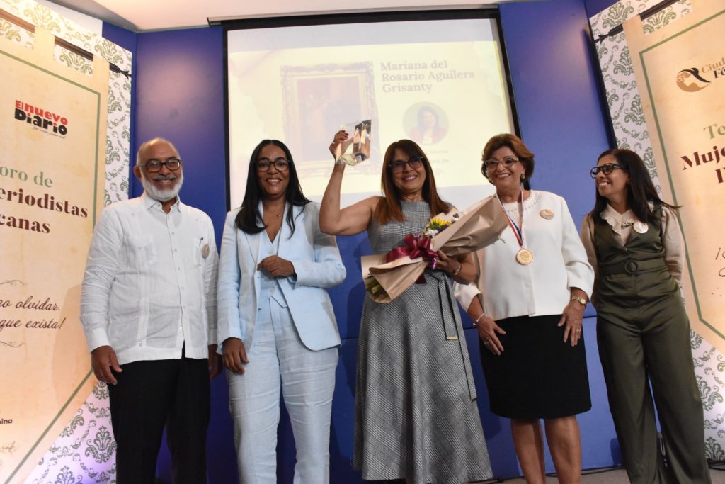 Yamira teveras periodismo con alma brilla en el Premio Pia