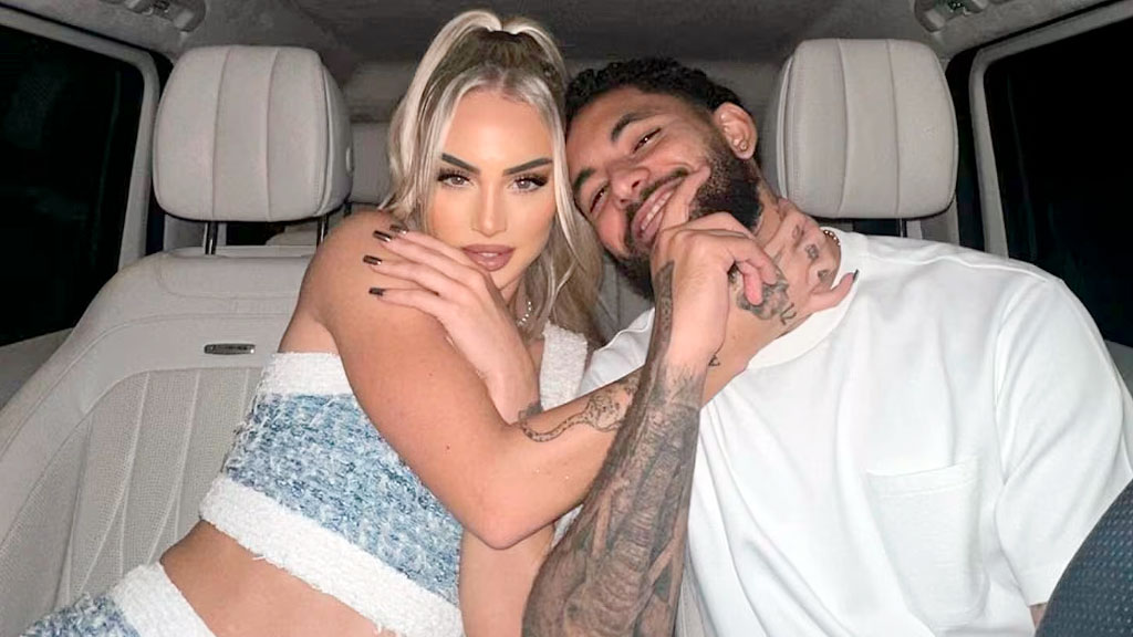 Alisha Lehmann junto a Douglas Luiz eljacaguero