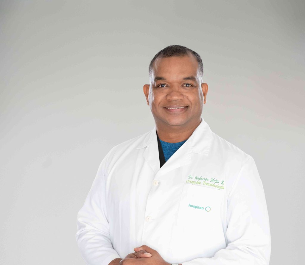 Anderson Mejia especialista en cirugia ortopedica y traumatologia de Hospiten Santo Domingo