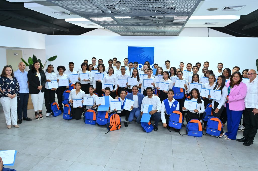 Capex impulsa a mas de 120 jovenes con certificaciones en Power BI
