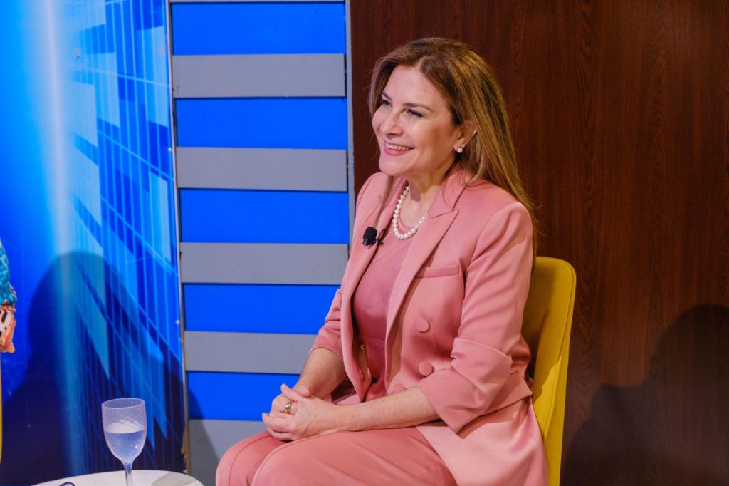 Carolina Mejía reafirma su compromiso con el país: “Estoy lista para servir sin distracciones” Carolina Mejia reafirma su compromiso con el pais