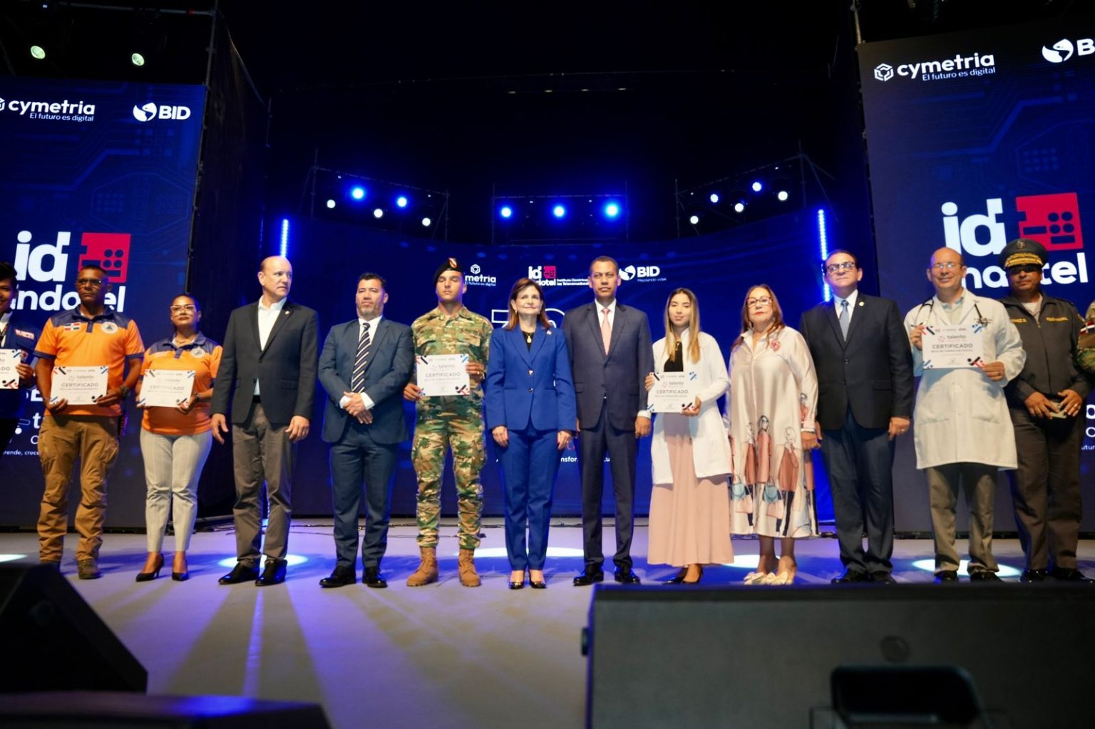 INDOTEL lanza 30 mil becas digitales para transformar la educacion tecnologica