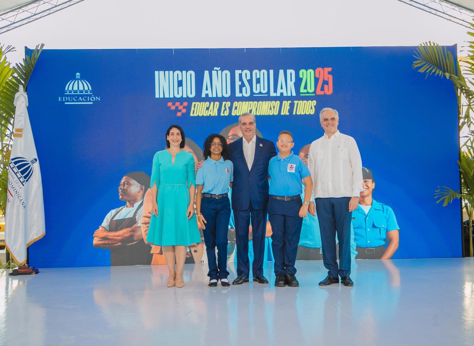 Inicia ano escolar 2025 2026 con mas de 2 millones de estudiantes y llamado de Abinader a la familia