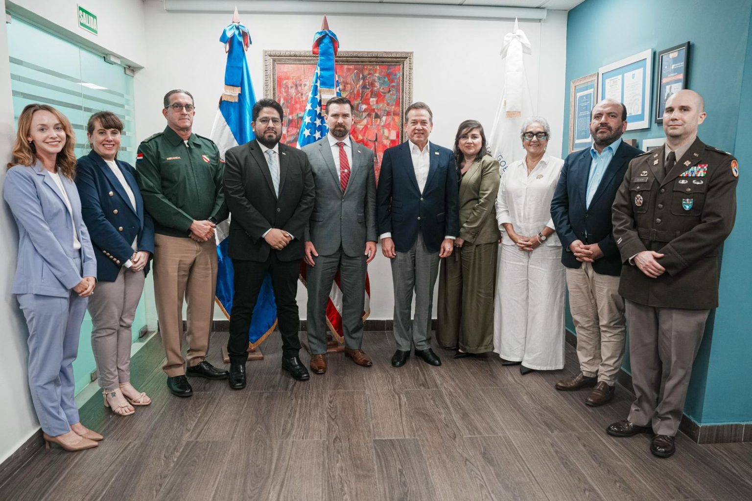Ito Bisono recibe delegacion de Defensa de EE. UU. para intercambiar perspectivas en materia de comercio