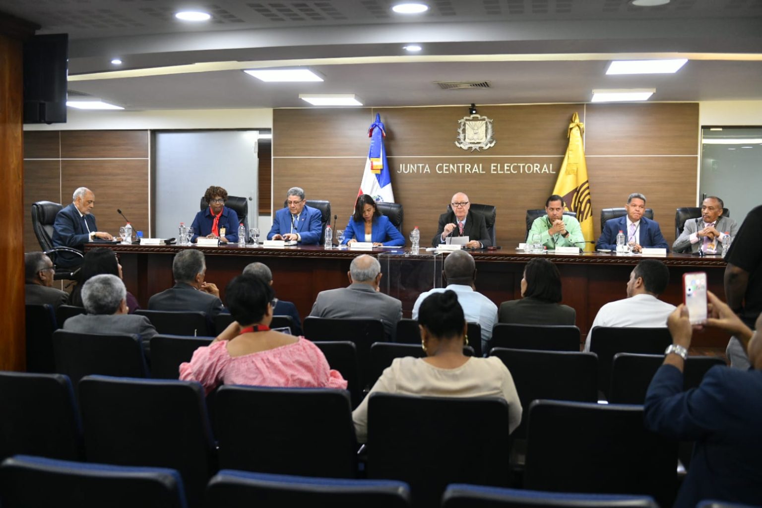 JCE abre propuesta economica para licitacion de nueva cedula