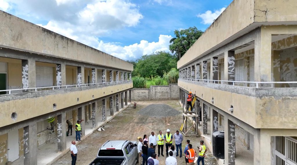 MINERD acelera rehabilitacion y finalizacion de escuelas1