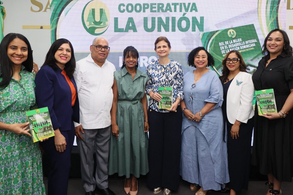 Raquel Pena destaca liderazgo femenino en presentacion del libro de la Cooperativa La Union1