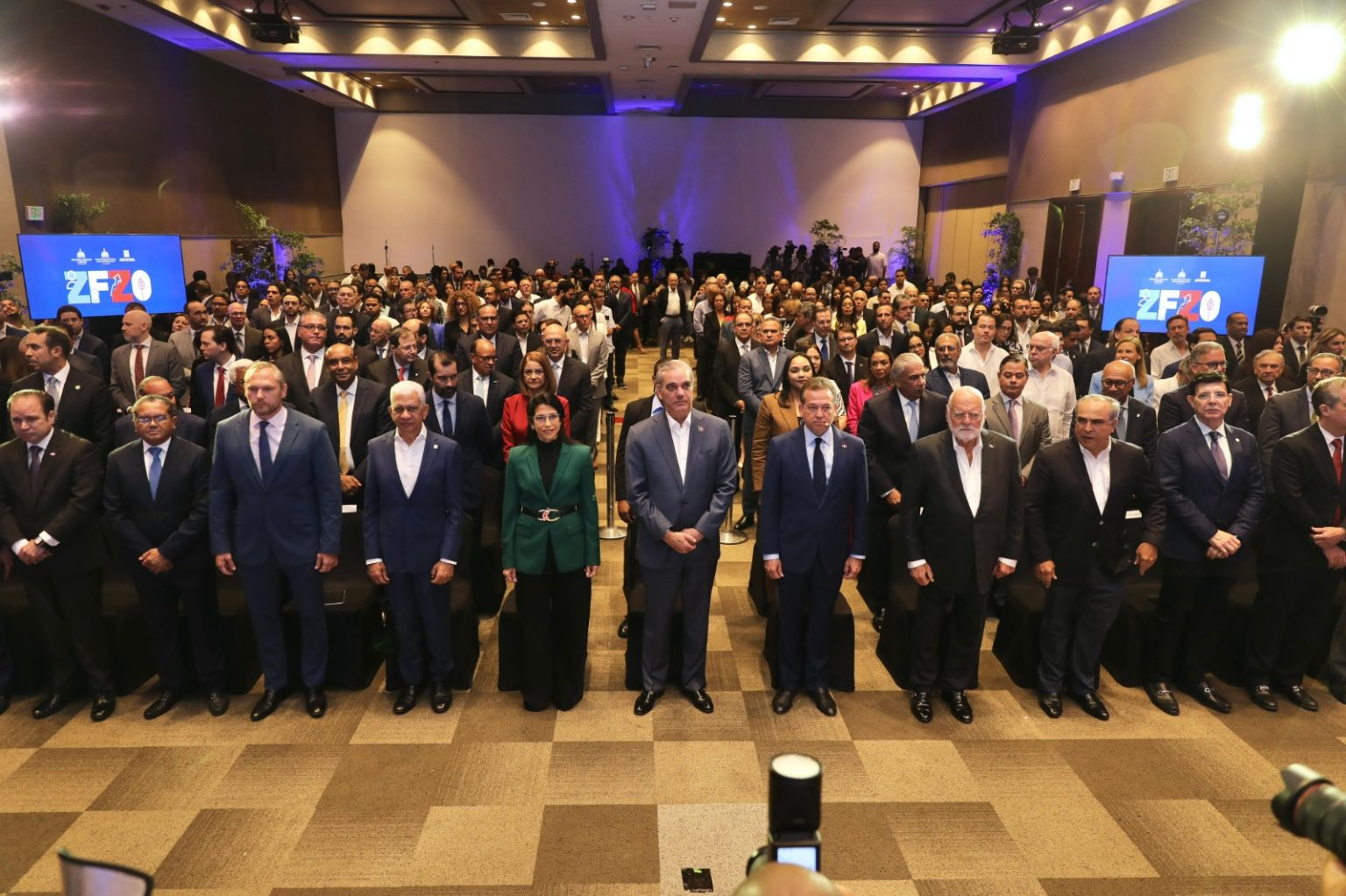 Republica Dominicana traza hoja de ruta para liderar manufactura de semiconductores en la region