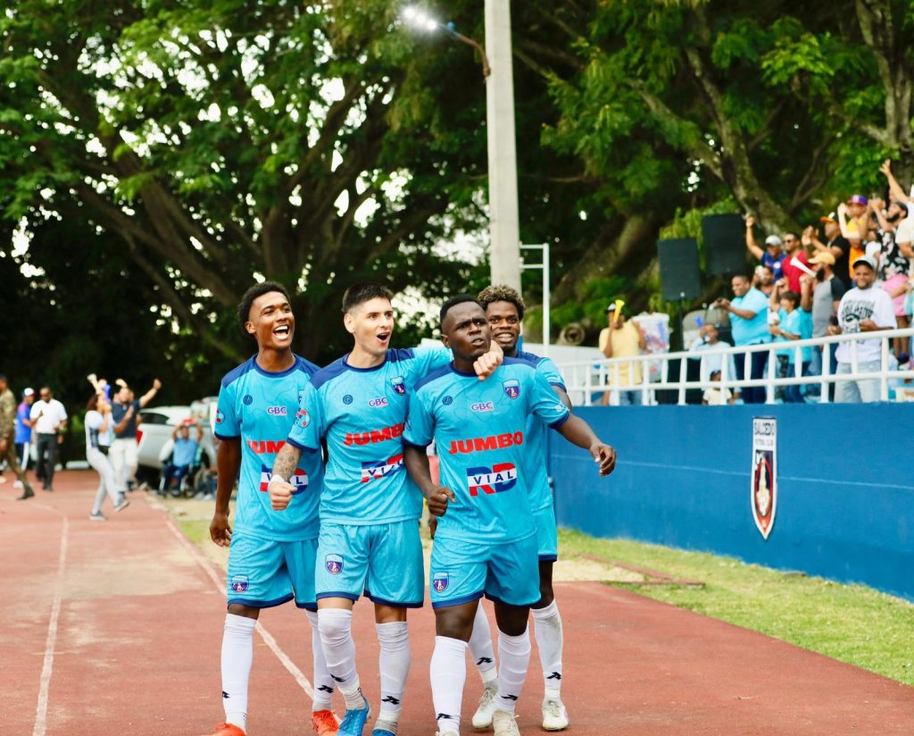 Salcedo FC mantiene invicto y liderato tras superar a Jarabacoa Salcedo FC mantiene invicto y liderato tras superar a Jarabacoa