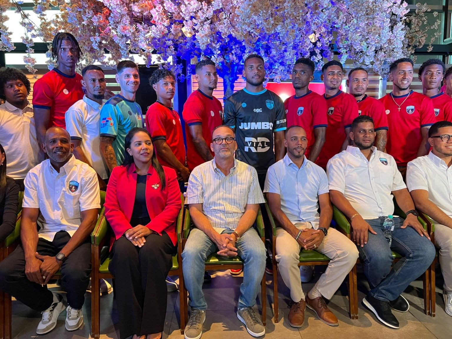 Salcedo FC presenta su plantilla con gala de primera