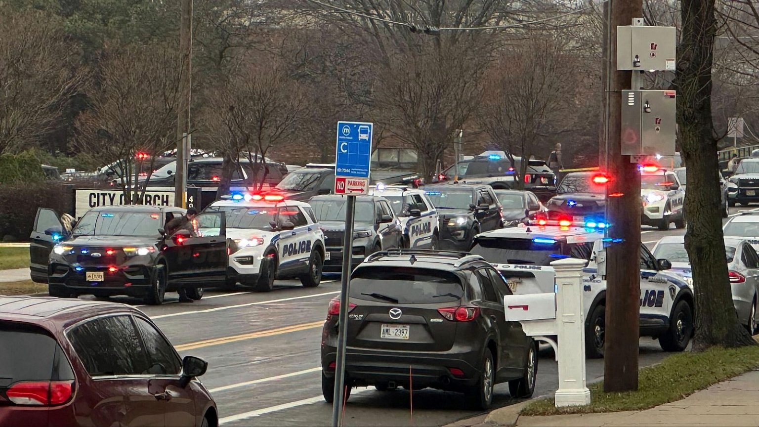 Tiroteo en la iglesia de una escuela catolica de Minneapolis eljacaguero1