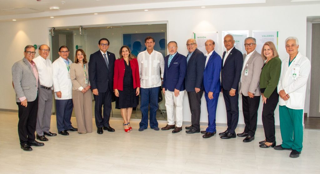 Unión Médica del Norte fortalece vínculos empresariales con el ingeniero Manuel Estrella Union Medica del Norte fortalece vinculos empresariales con el ingeniero Manuel Estrella