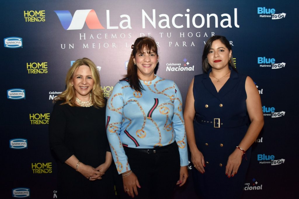 Wanda Morales Vilgady Paulino y Laura Cortinas