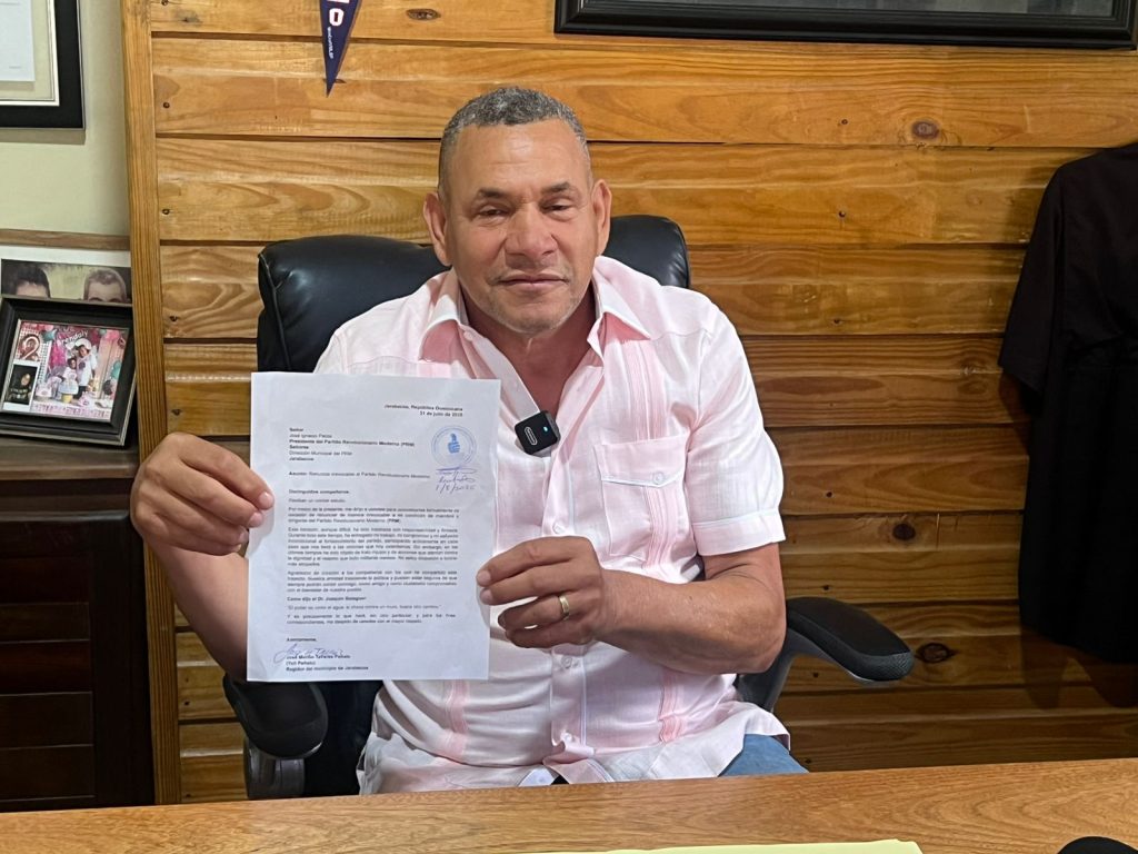 Yuli Penalo rompe filas con el PRM pero