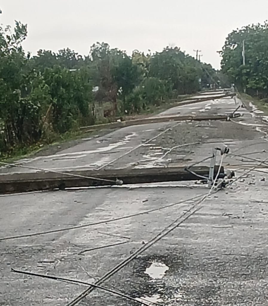 postes en el suelo en Cayuco Dajabon e1756074692564