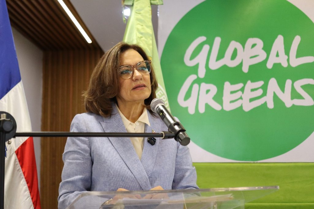 Angelita Pena asume liderazgo del Partido Verde en una nueva etapa politica eljacaguero