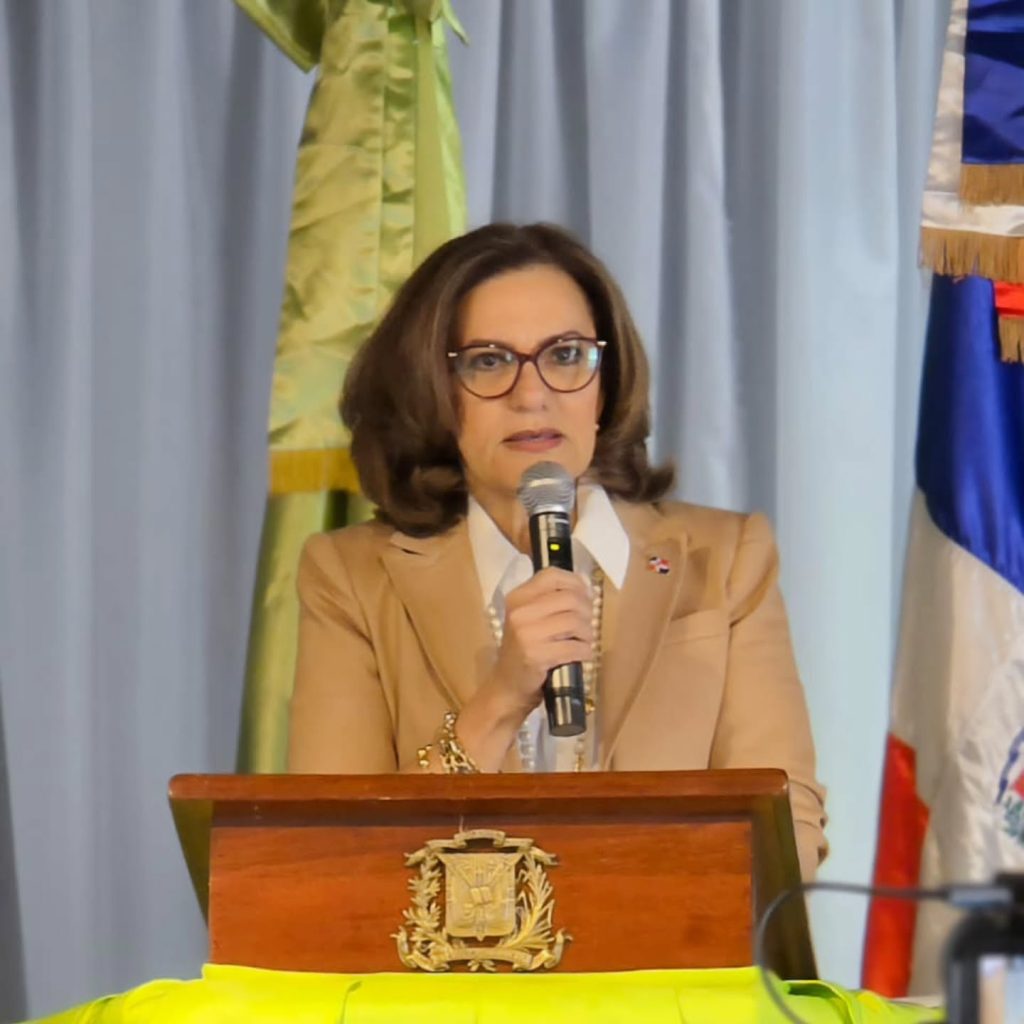 Angelita Pena asume presidencia del Partido Verde Dominicano