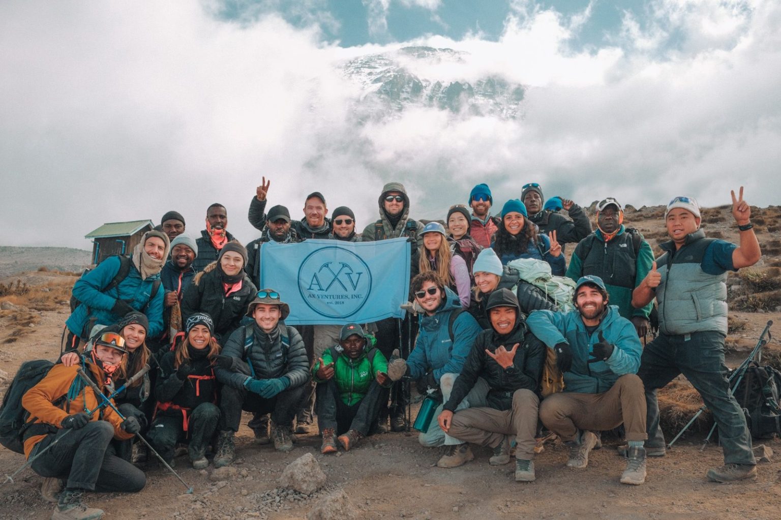 Anilssa Vargas lleva la bandera dominicana a la cima del Kilimanjaro1