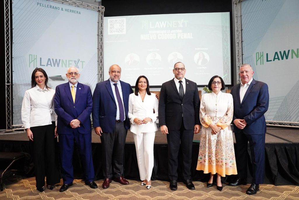 Expertos analizan el impacto del nuevo Código Penal en foro organizado por Pellerano & Herrera Carolina Leon Vitelio Mejia Miguel Valerio Lucy Objio Rodolfo Valentin Maria del Pilar Zuleta y Ricardo Pellerano