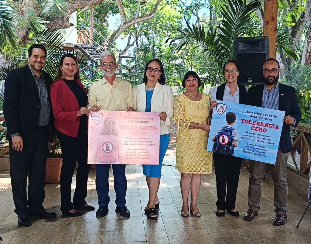 Colegios de Santiago fortalecen iniciativa “tolerancia cero” contra productos de tabaco Colegios de Santiago fortalecen iniciativa tolerancia cero contra productos de tabaco