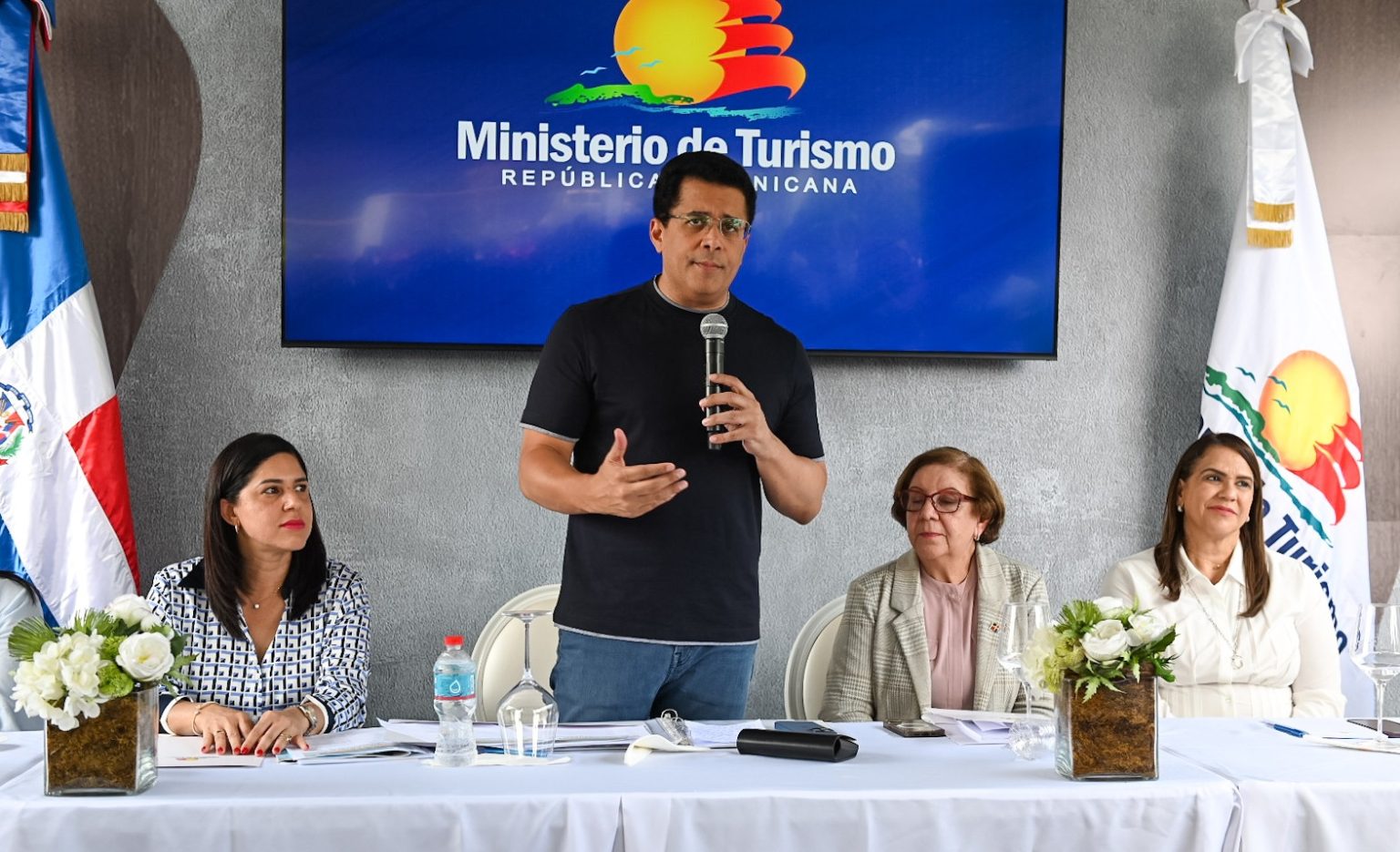 Collado inicia reconstruccion en Salcedo y proyecta a Hermanas Mirabal como Marca Ciudad