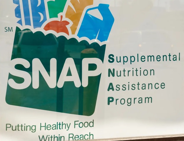 Cómo los recortes del gobierno USA afectarán los neoyorquinos en sector salud y SNAP Como los recortes del gobierno USA afectaran los neoyorquinos en sector salud y SNAP