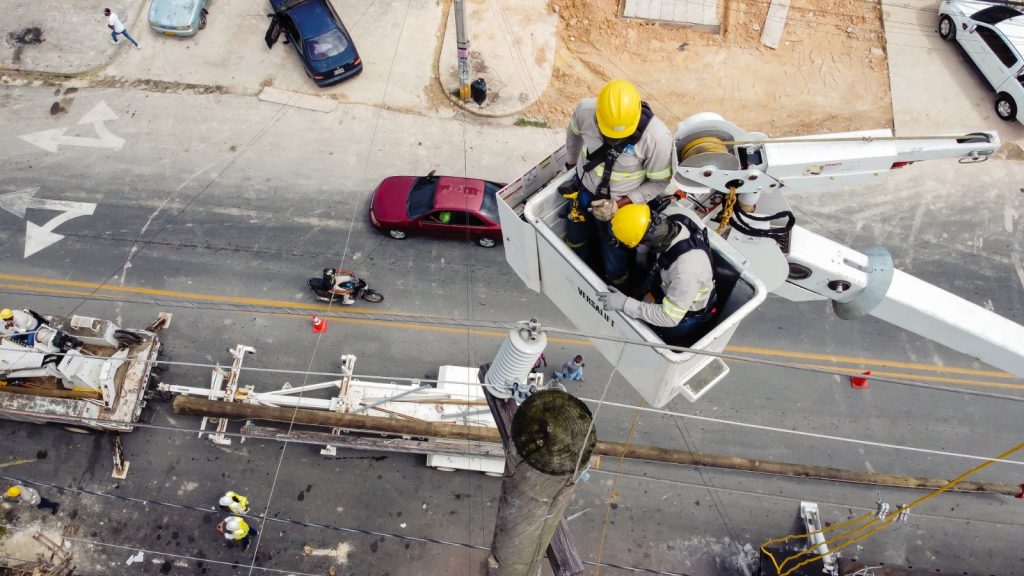 ETED anuncia mantenimiento y mejoras en lineas de transmision de 69 kV en varias provincias
