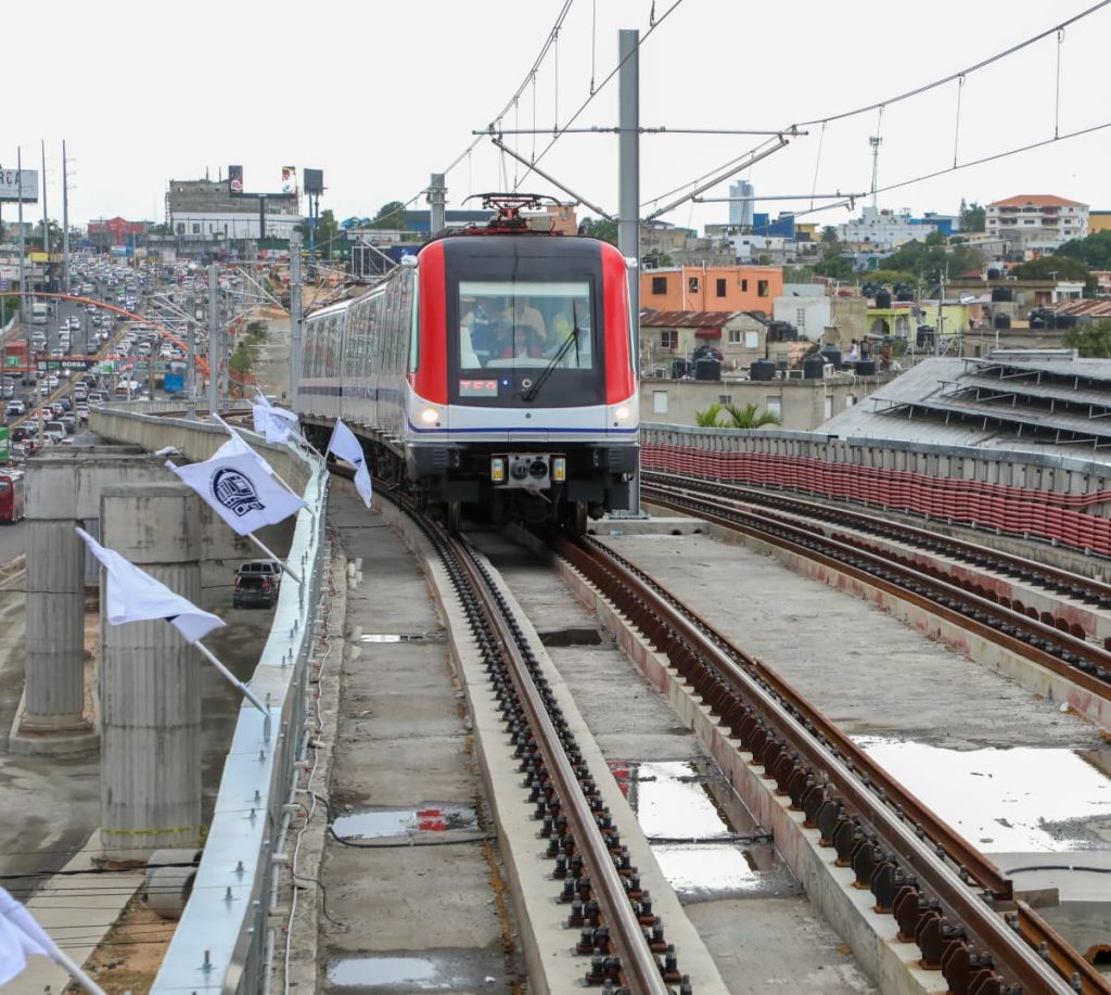 Metro de Santo Domingo Abinader supervisa con exito pruebas de la Linea 2C
