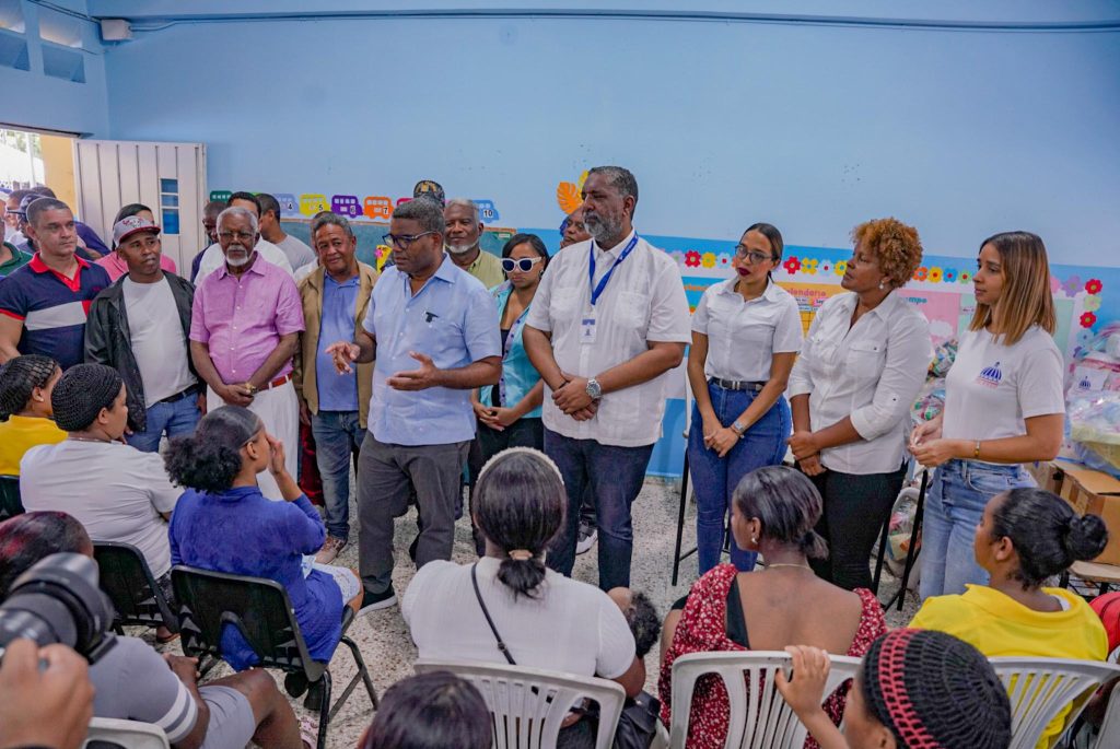 Propeep lleva soluciones a más de 4 mil personas en barrios del Gran Santo Domingo Propeep lleva soluciones a mas de 4 mil personas en barrios del Gran Santo Domingo
