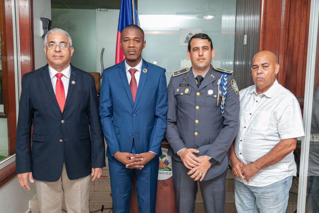 Stephen Junior Cherenfant asume como Consul de Haiti en Santiago con albery Bueno eljacaguero