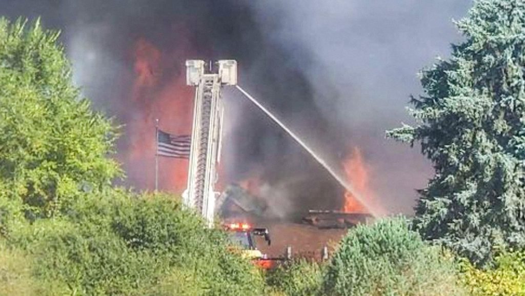 Tiroteo e incendio en una iglesia mormona de Michigan reportan varios heridos por los disparos