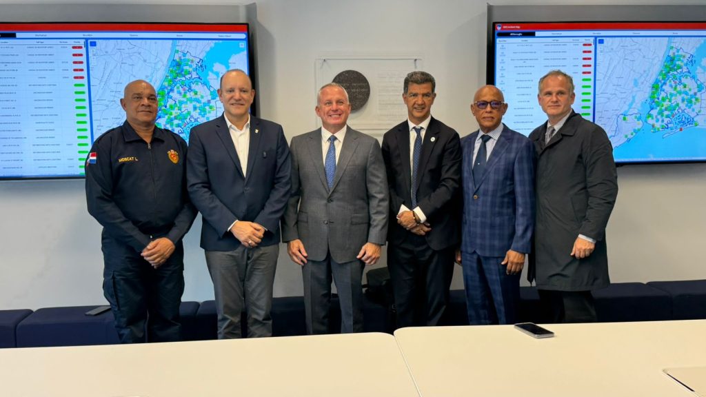 Ulises Rodríguez impulsa alianza entre Santiago y los Bomberos de Nueva York Ulises Rodriguez impulsa alianza entre Santiago y los Bomberos de Nueva York