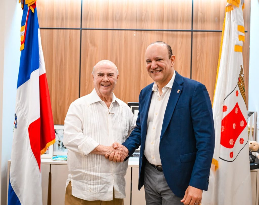 Ulises Rodriguez recibe a Hipolito y destaca unidad en el PRM1