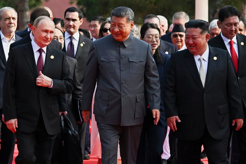 Vladimir Putin el presidente de China Xi Jinping y el lider norcoreano Kim Jong Un