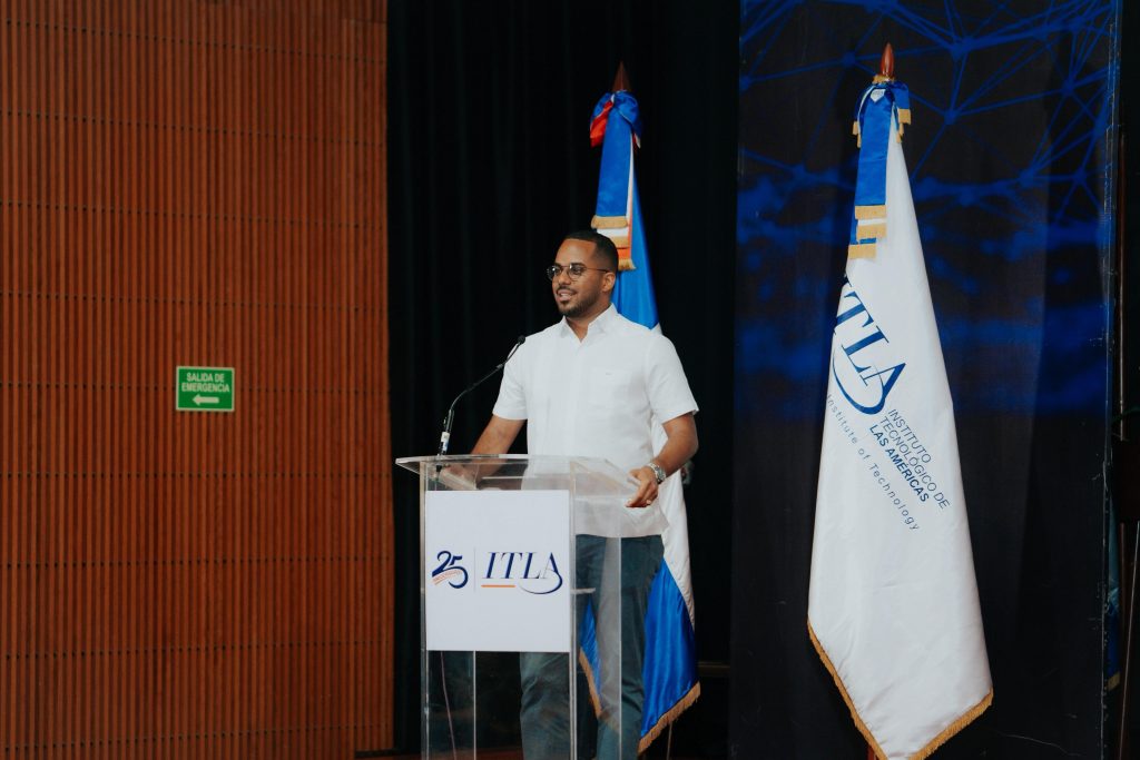ITLA abre nuevas oportunidades a jóvenes con la entrega de más de 100 becas para educación superior WhatsApp Image 2025 09 04 at 2.29.07 PM 1