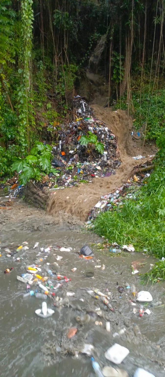 lluvias provocan inundaciones en varios sectores de Santiago eljacaguero